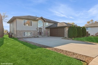 592 Farmview Court, University Park, IL 60484