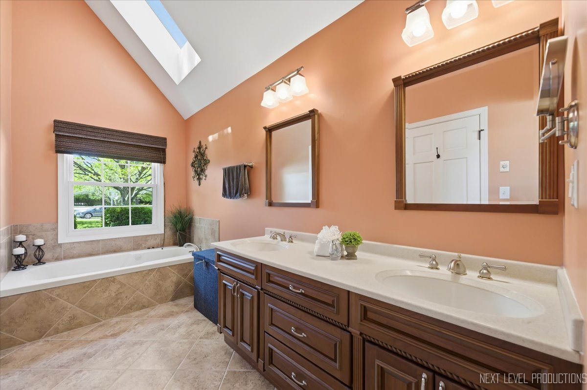 1431 Terrance Drive, Naperville, IL 60565