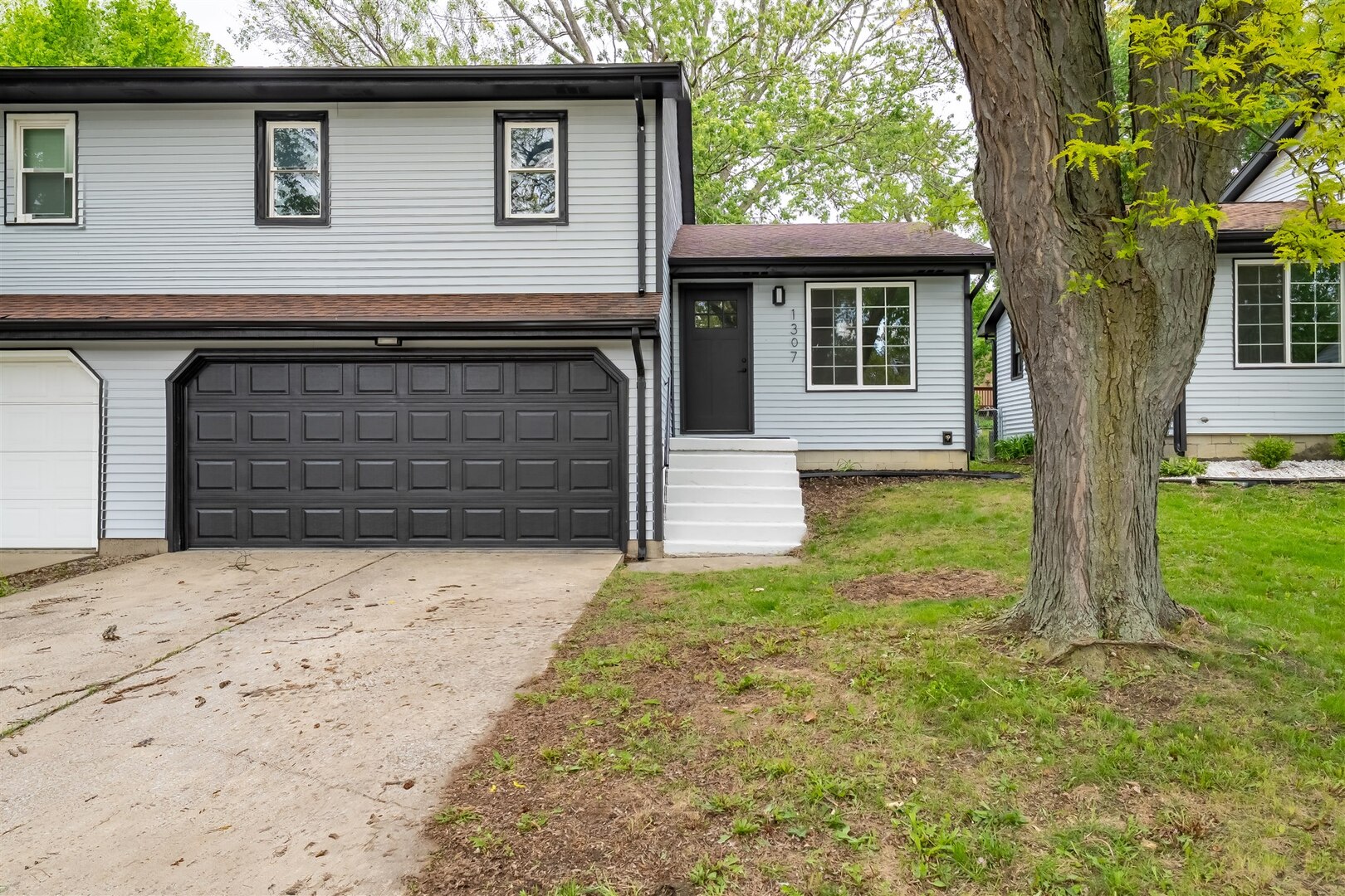 1307 Bancroft Drive, Bloomington, IL 61704