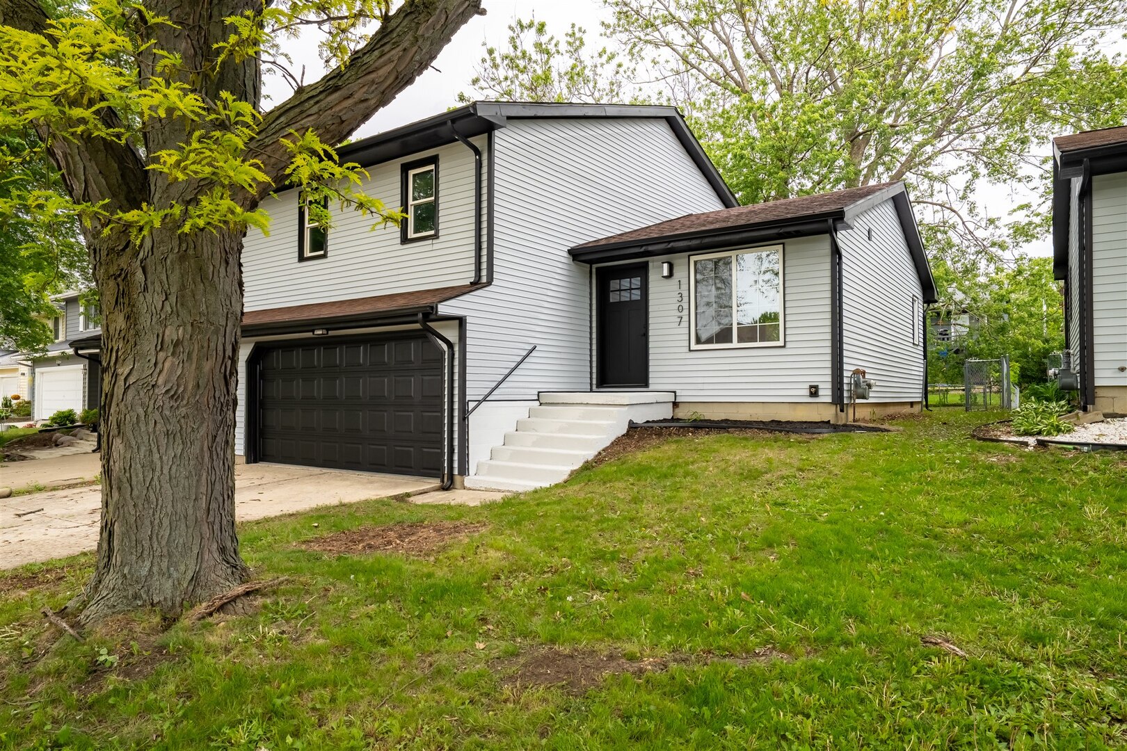 1307 Bancroft Drive, Bloomington, IL 61704