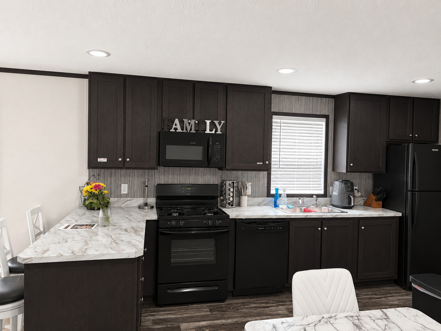 1014 NW Alma Circle, Round Lake, IL 60073