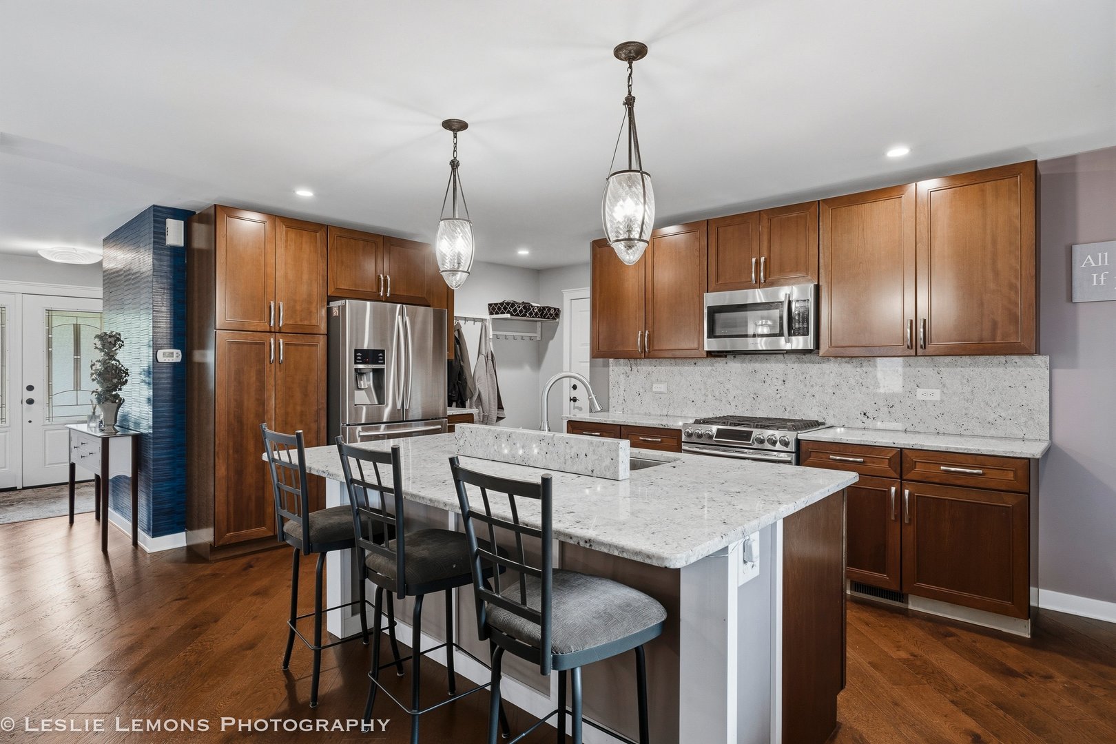 8248 Middlebury Avenue, Woodridge, IL 60517