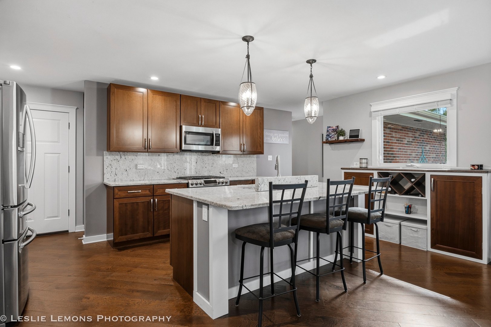 8248 Middlebury Avenue, Woodridge, IL 60517