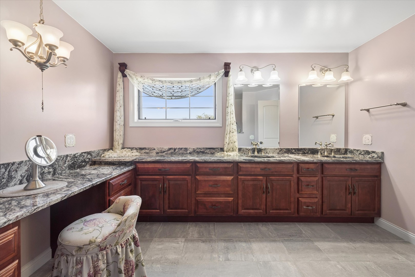 6731 Estate Lane, Long Grove, IL 60047