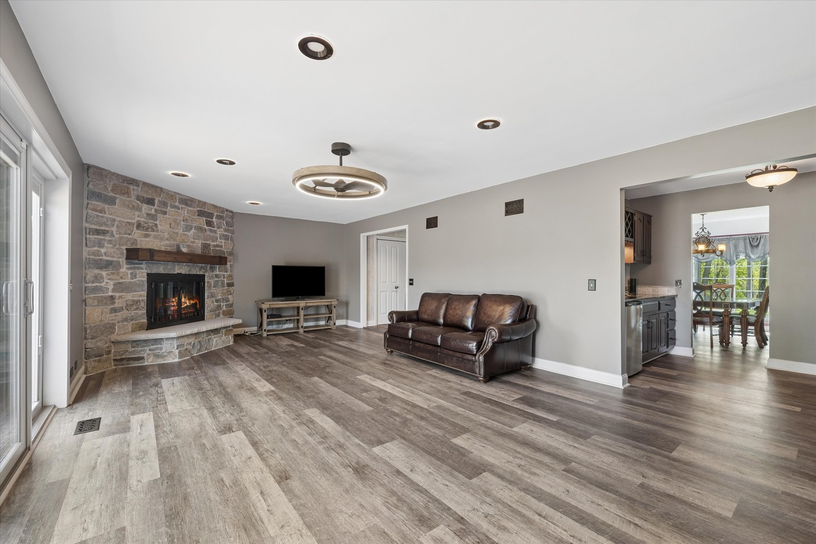 6731 Estate Lane, Long Grove, IL 60047