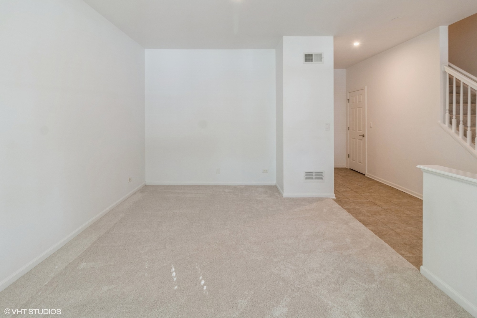 2224 S CRAMBOURNE Way, Arlington Heights, IL 60005