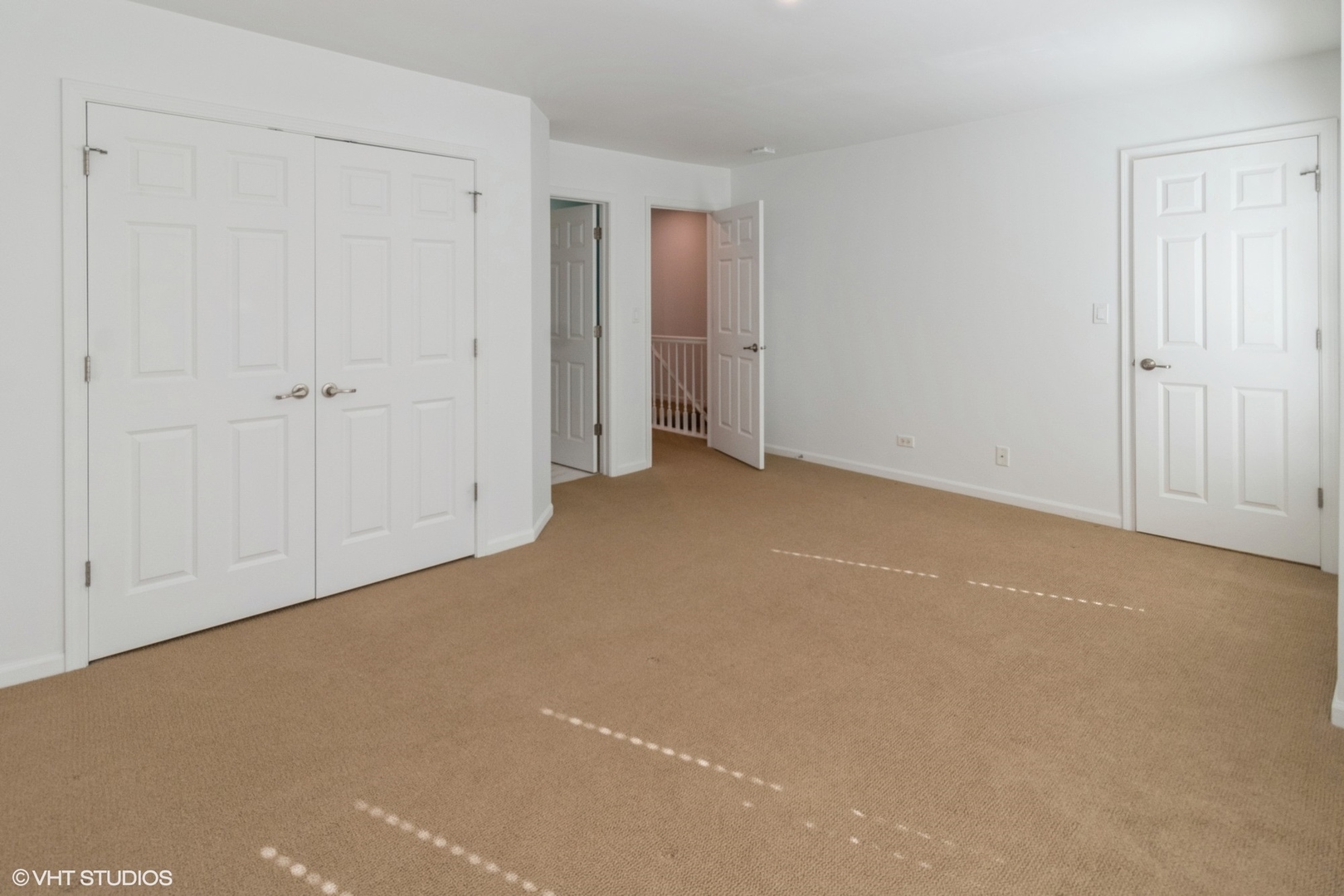 2224 S CRAMBOURNE Way, Arlington Heights, IL 60005