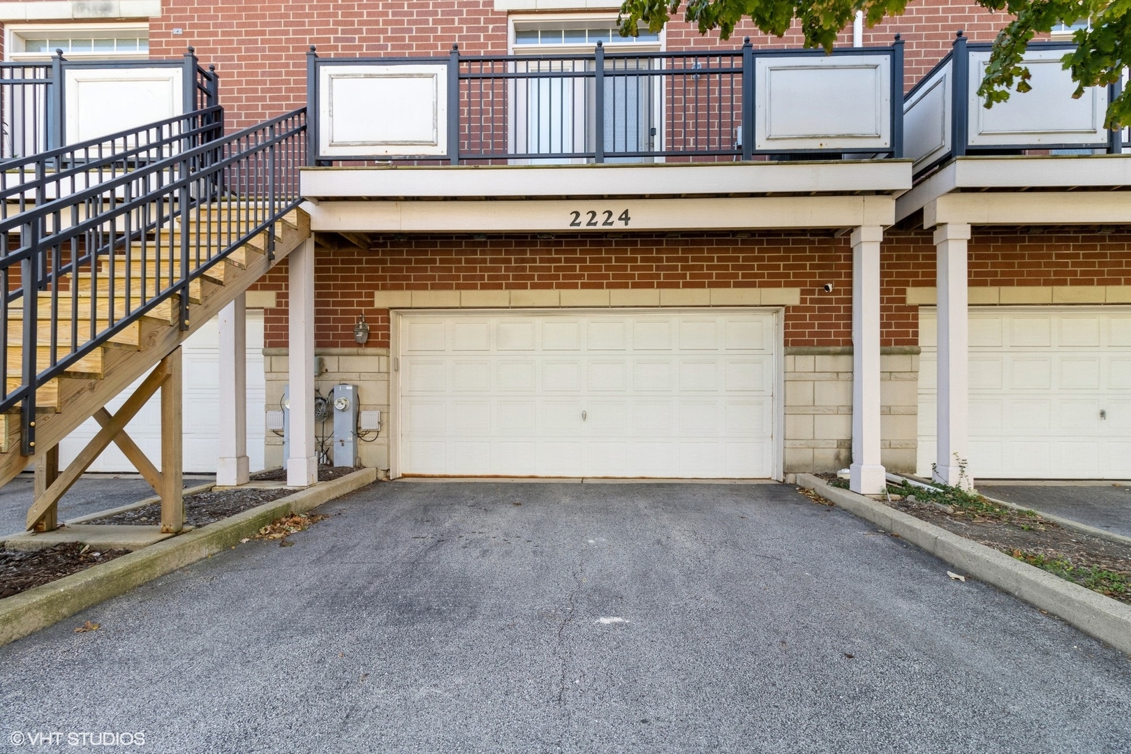 2224 S CRAMBOURNE Way, Arlington Heights, IL 60005