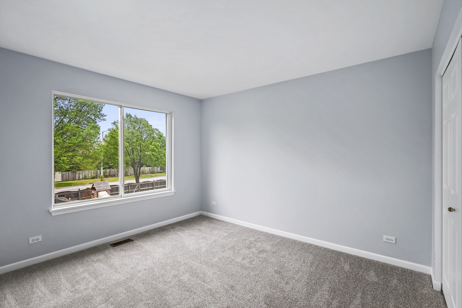 2455 Emerson Lane, Naperville, IL 60540