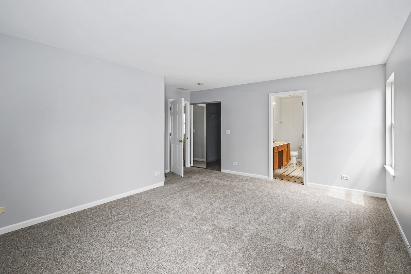 2455 Emerson Lane, Naperville, IL 60540