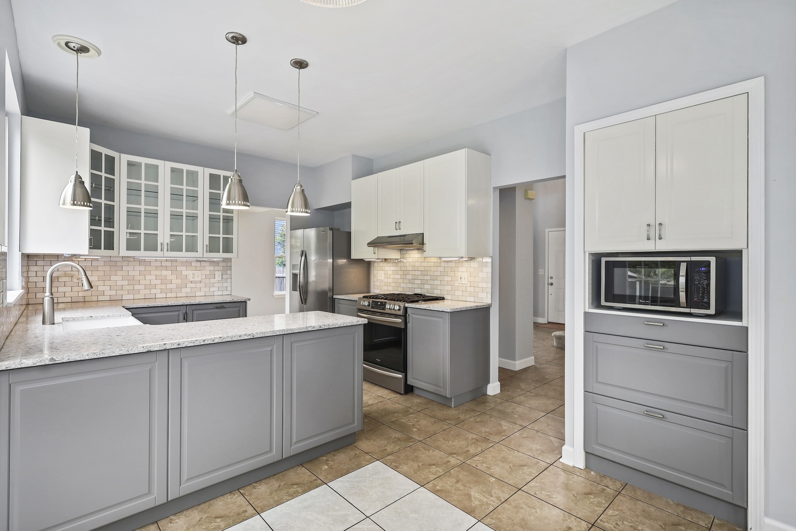 2455 Emerson Lane, Naperville, IL 60540