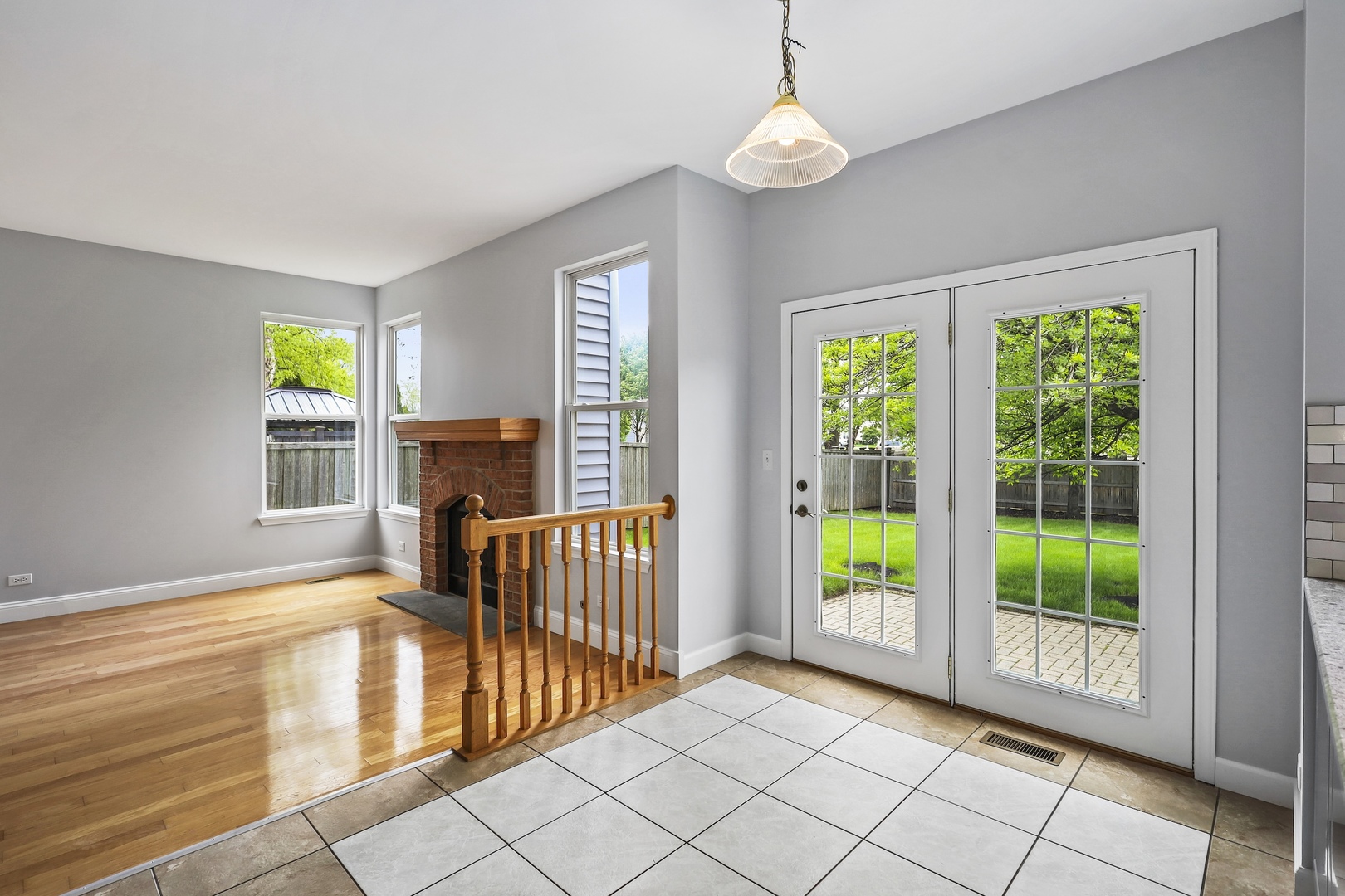 2455 Emerson Lane, Naperville, IL 60540