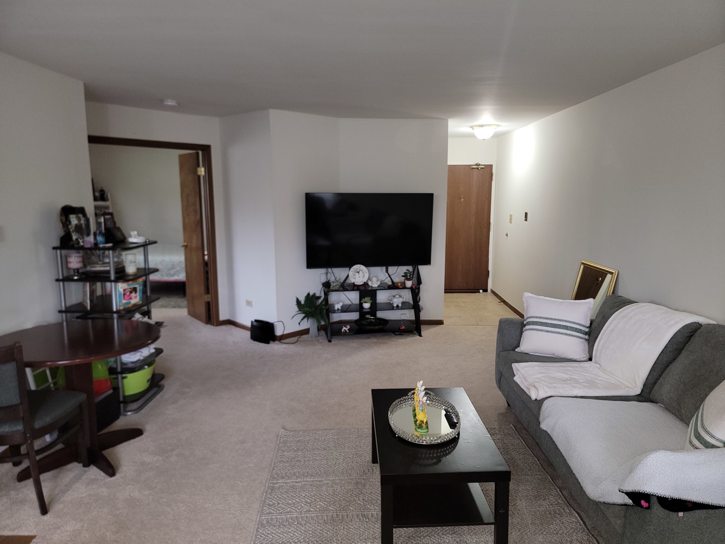 1744 Eastwood Court #1, Schaumburg, IL 60195