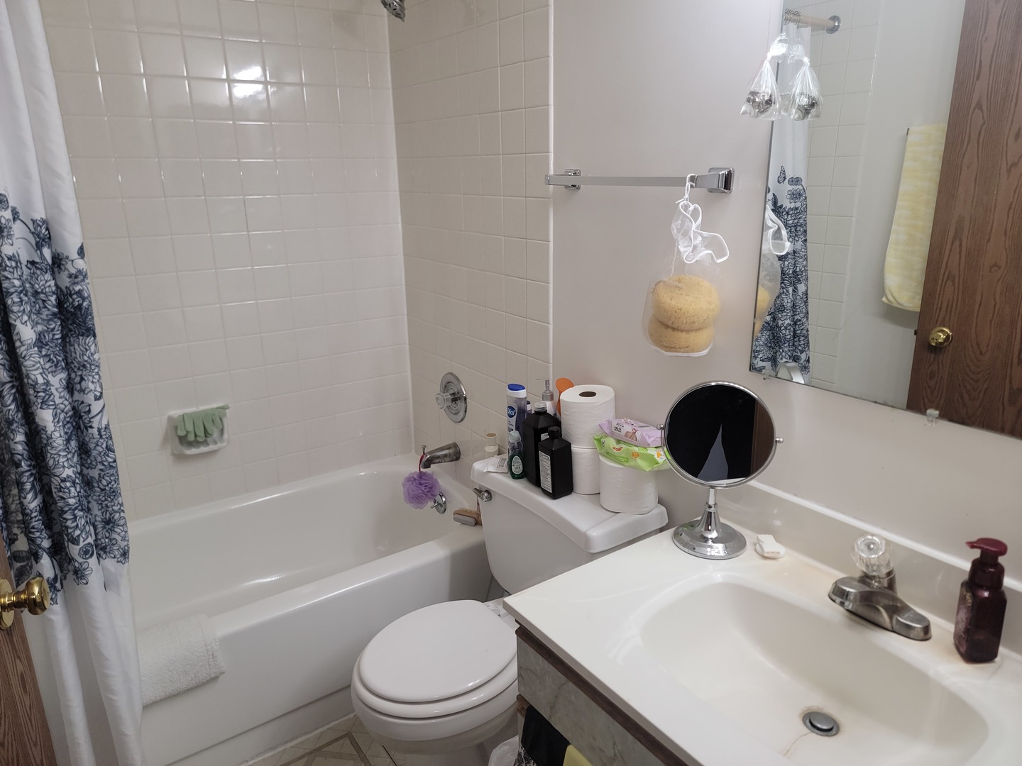 1744 Eastwood Court #1, Schaumburg, IL 60195