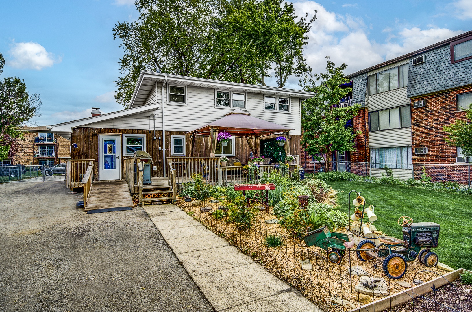 9826 Nottingham Avenue, Chicago Ridge, IL 60415