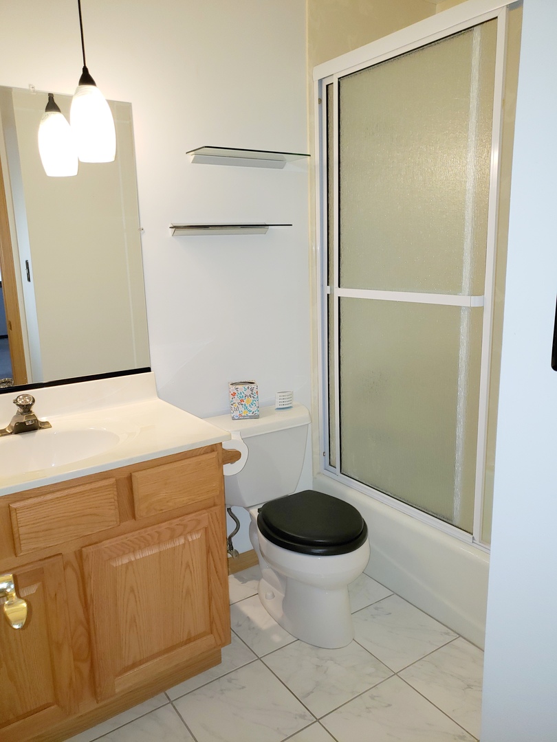 310 Starling Court #B, Bloomingdale, IL 60108