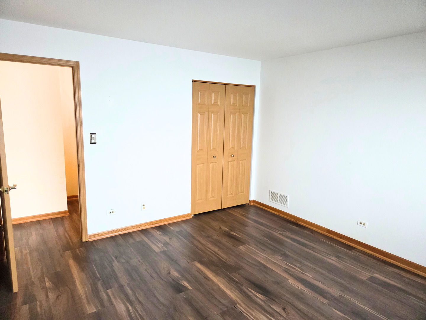 310 Starling Court #B, Bloomingdale, IL 60108
