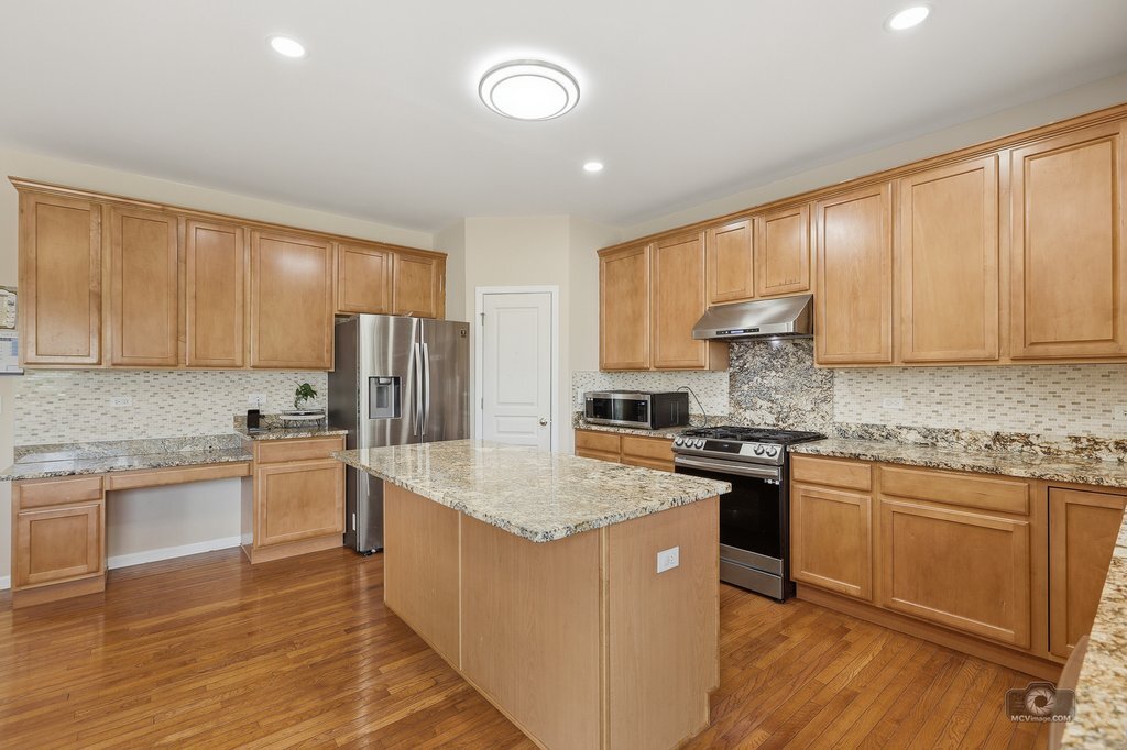 385 Marshall Ash Street, Bolingbrook, IL 60490