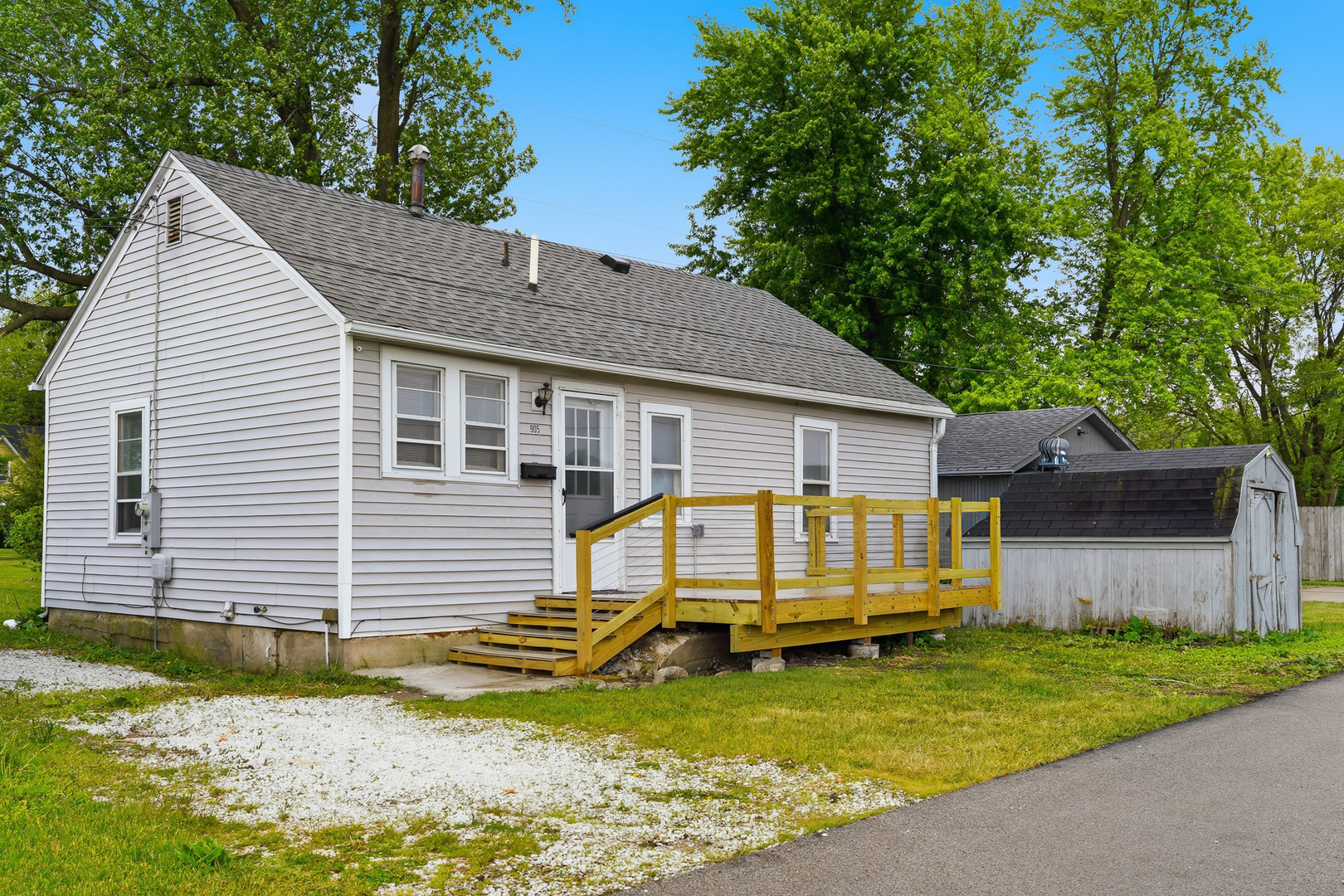 905 S 5th Street, DeKalb, IL 60115