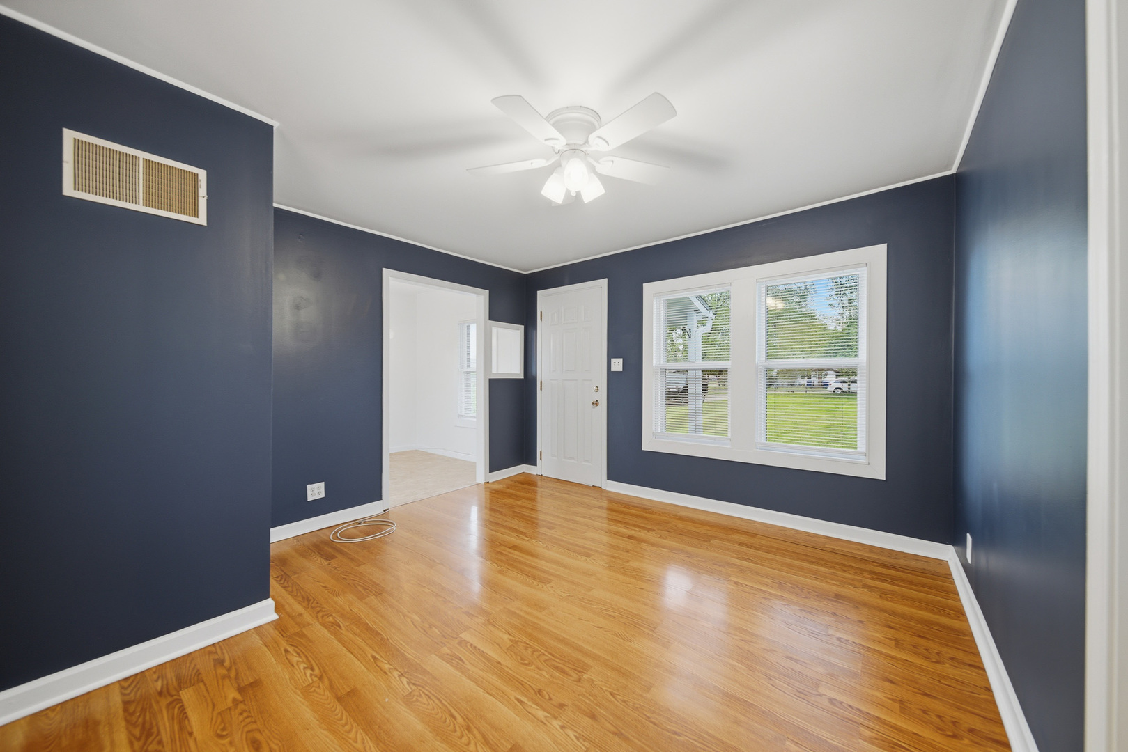 905 S 5th Street, DeKalb, IL 60115