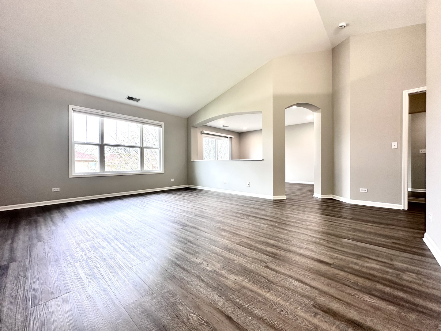 1875 N Crenshaw Circle, Vernon Hills, IL 60061