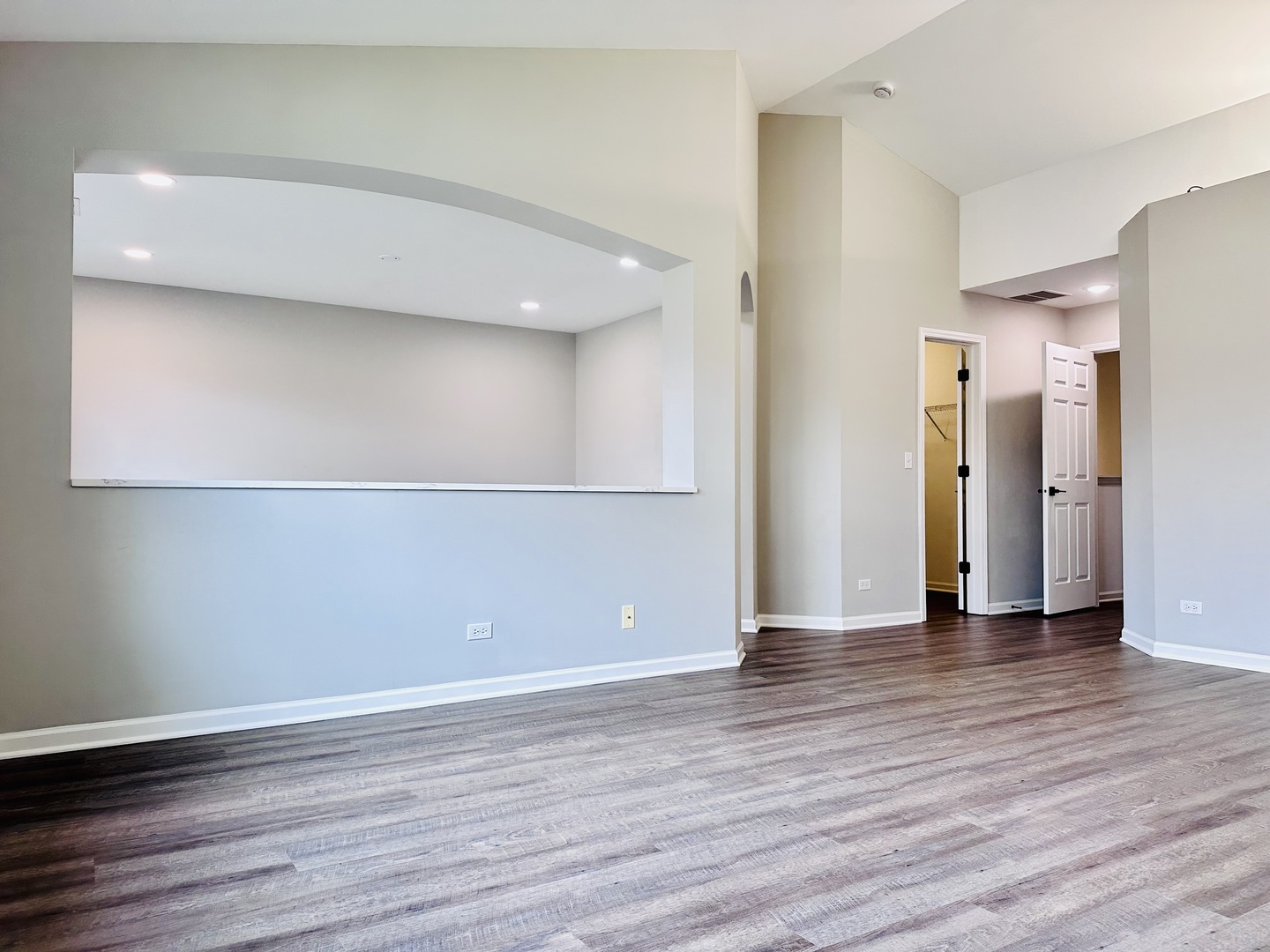 1875 N Crenshaw Circle, Vernon Hills, IL 60061