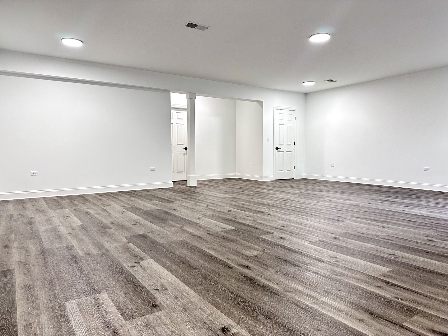 1875 N Crenshaw Circle, Vernon Hills, IL 60061