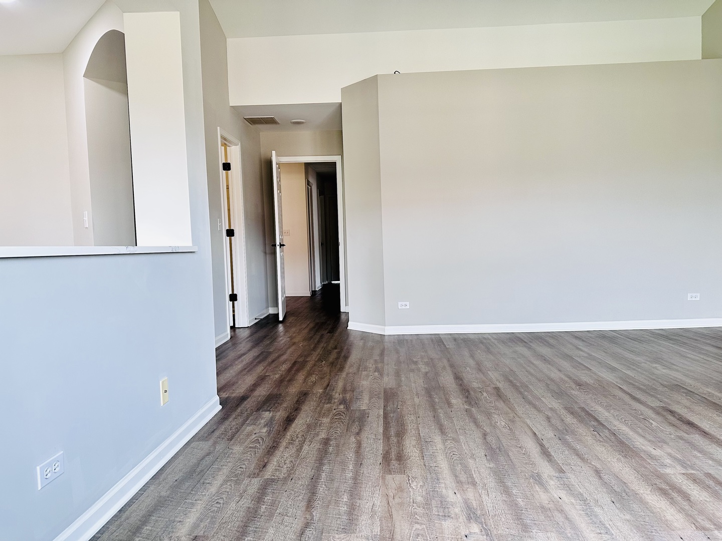 1875 N Crenshaw Circle, Vernon Hills, IL 60061