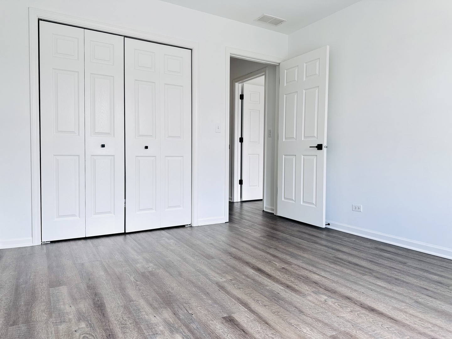1875 N Crenshaw Circle, Vernon Hills, IL 60061