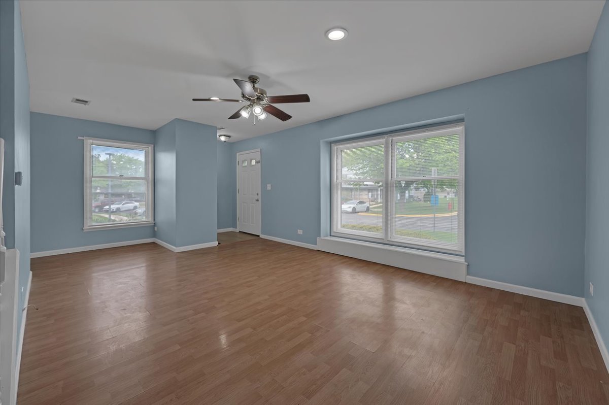 718 Newton Court, Schaumburg, IL 60193