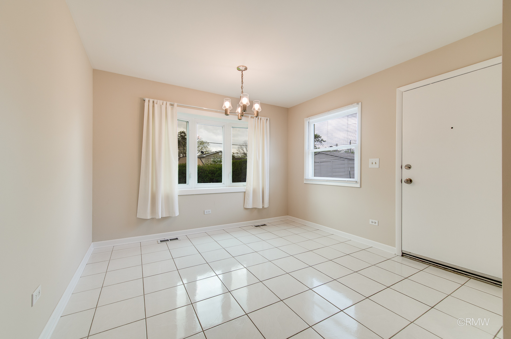 691 Westmere Road, Des Plaines, IL 60016
