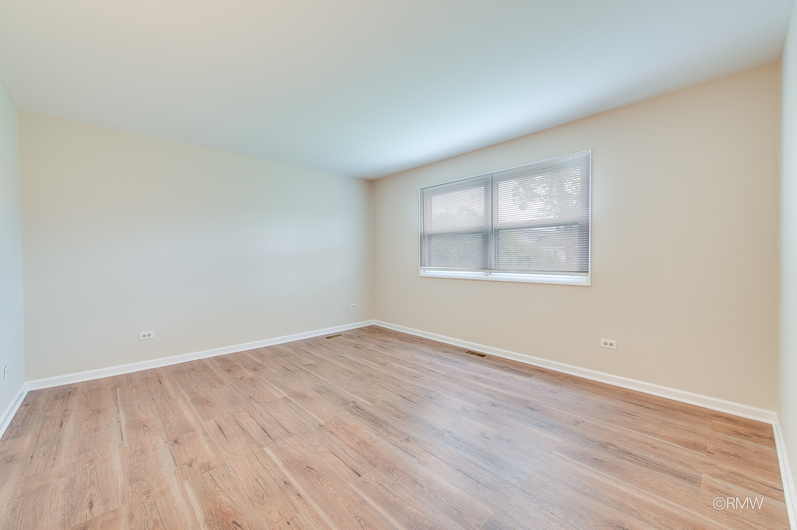 691 Westmere Road, Des Plaines, IL 60016