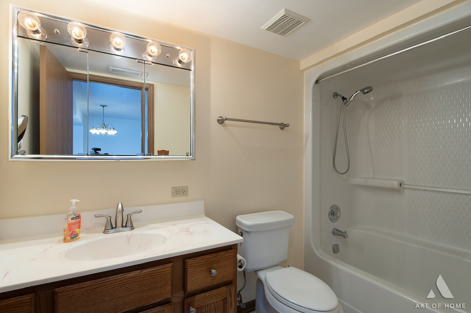 9510 S KOLMAR Avenue #407, Oak Lawn, IL 60453