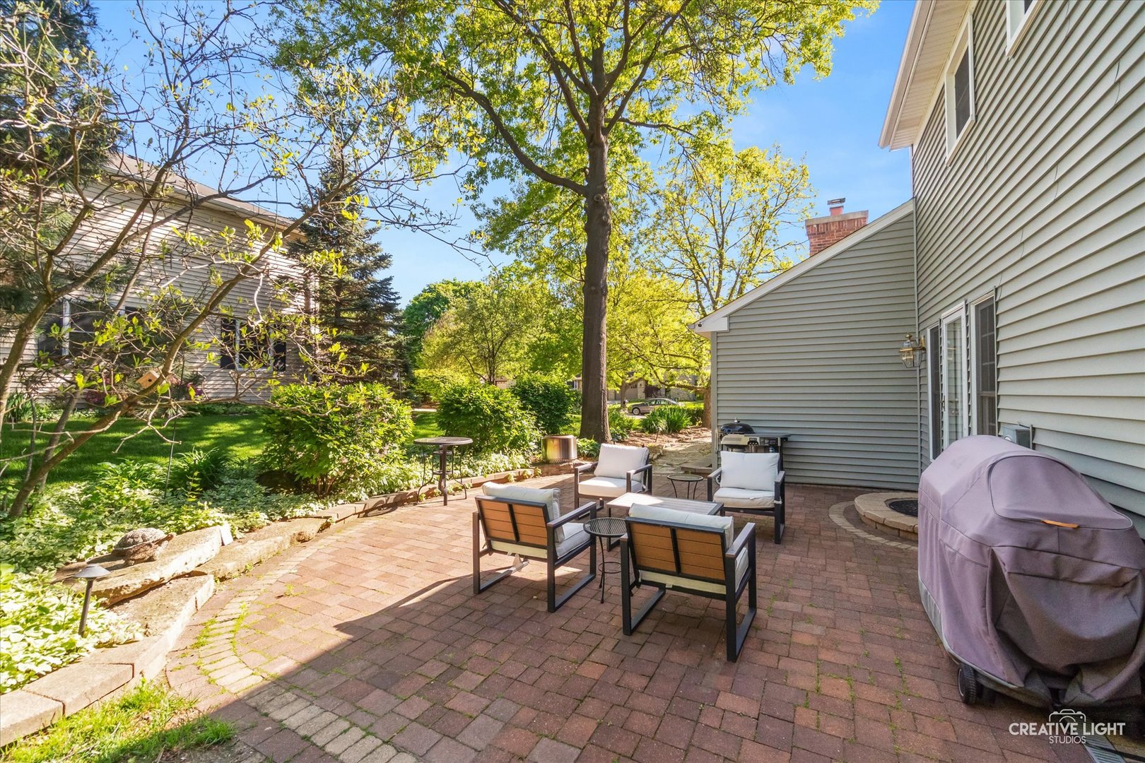 1081 Barneswood Drive, Downers Grove, IL 60515