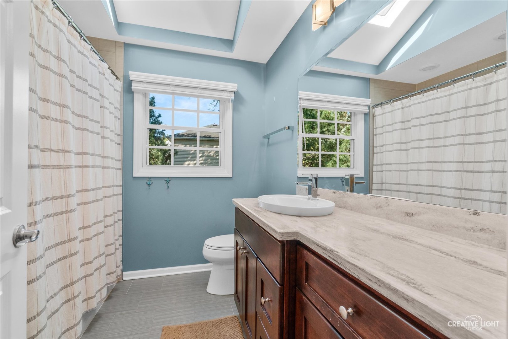 1081 Barneswood Drive, Downers Grove, IL 60515