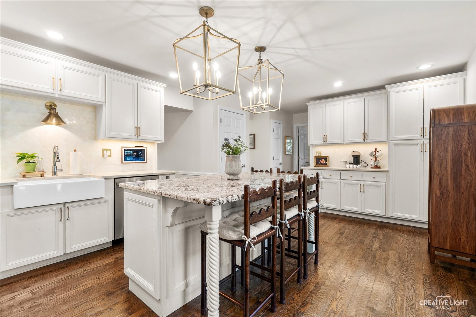 1081 Barneswood Drive, Downers Grove, IL 60515
