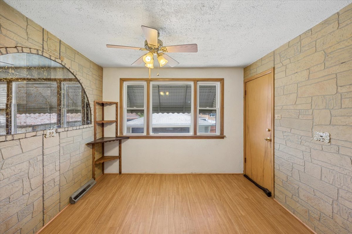14522 S Calhoun Avenue, Burnham, IL 60633