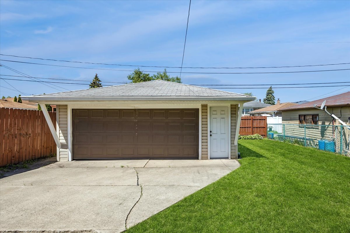 14522 S Calhoun Avenue, Burnham, IL 60633