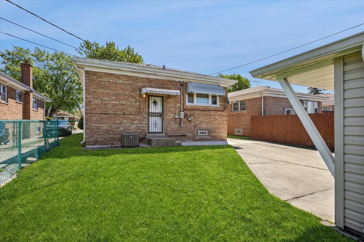 14522 S Calhoun Avenue, Burnham, IL 60633