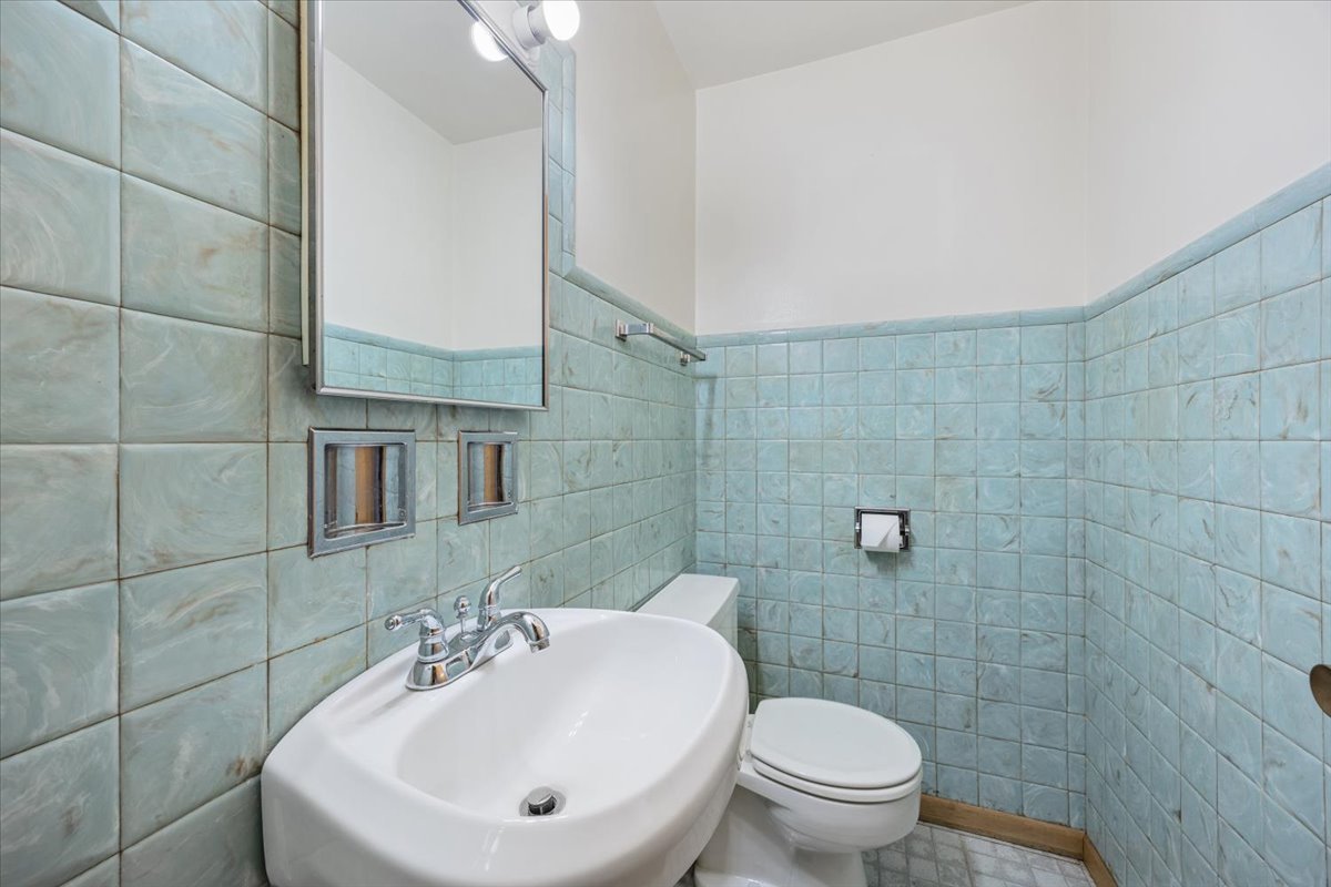 14522 S Calhoun Avenue, Burnham, IL 60633