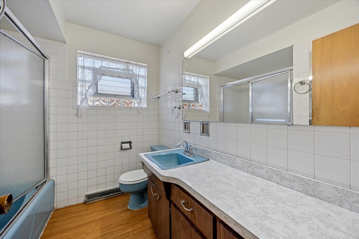 14522 S Calhoun Avenue, Burnham, IL 60633