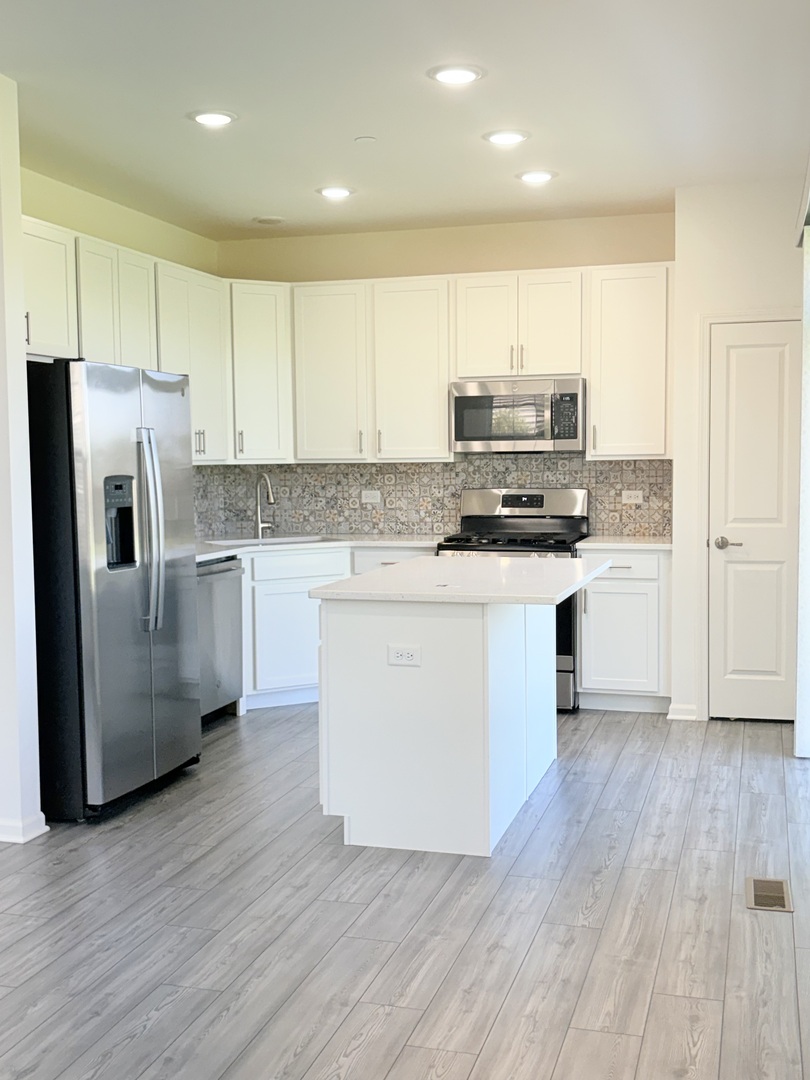 2001 Stuttle Road, Batavia, IL 60510