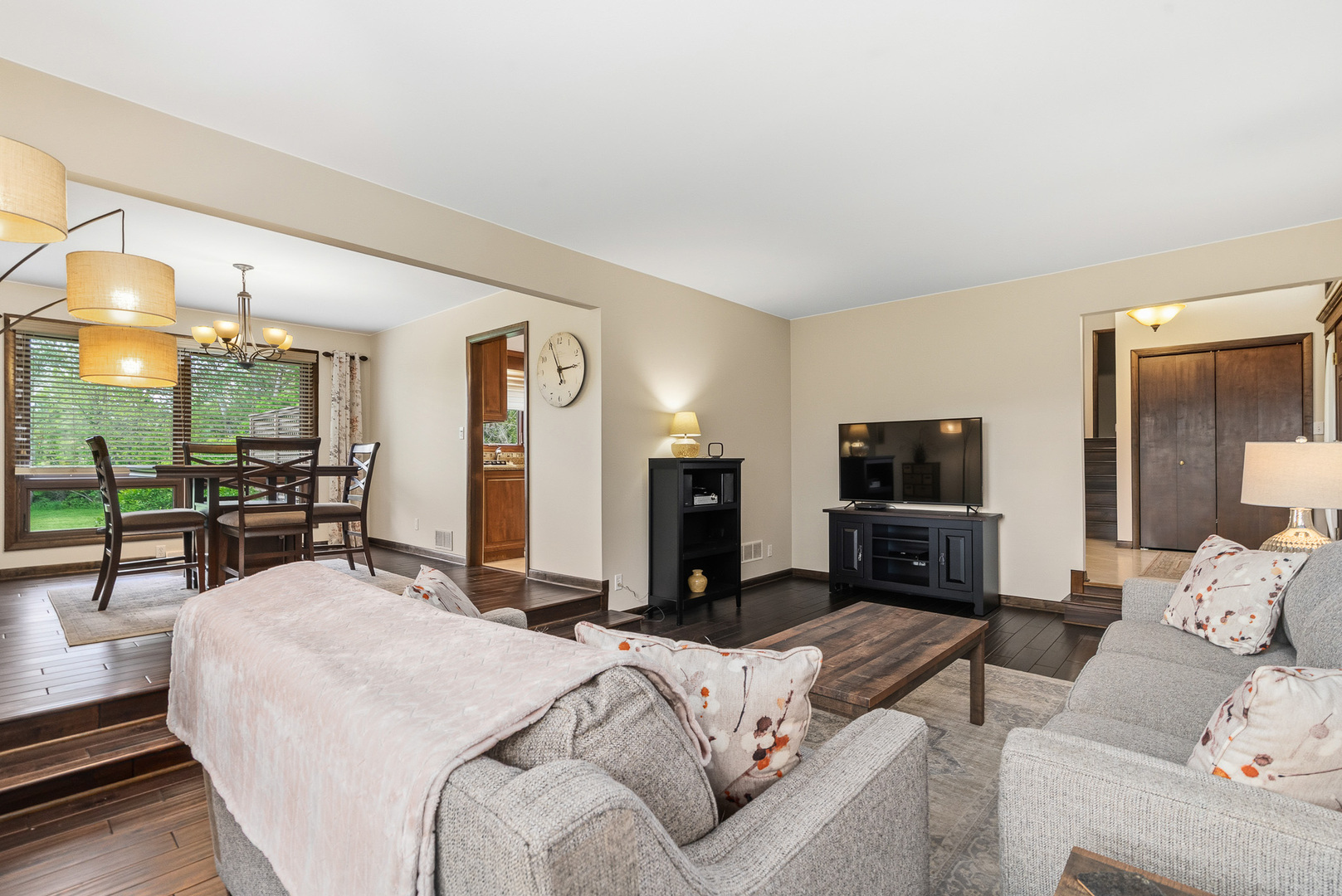 1107 VALLEY Lane, Lockport, IL 60441