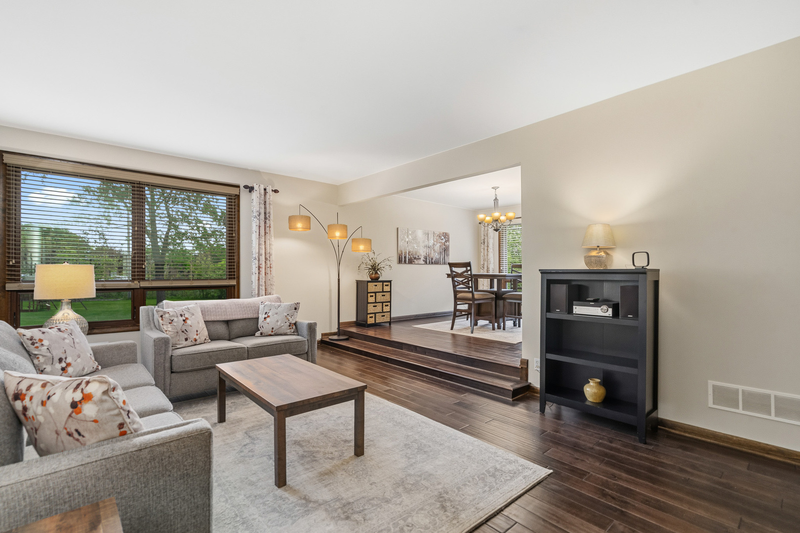 1107 VALLEY Lane, Lockport, IL 60441