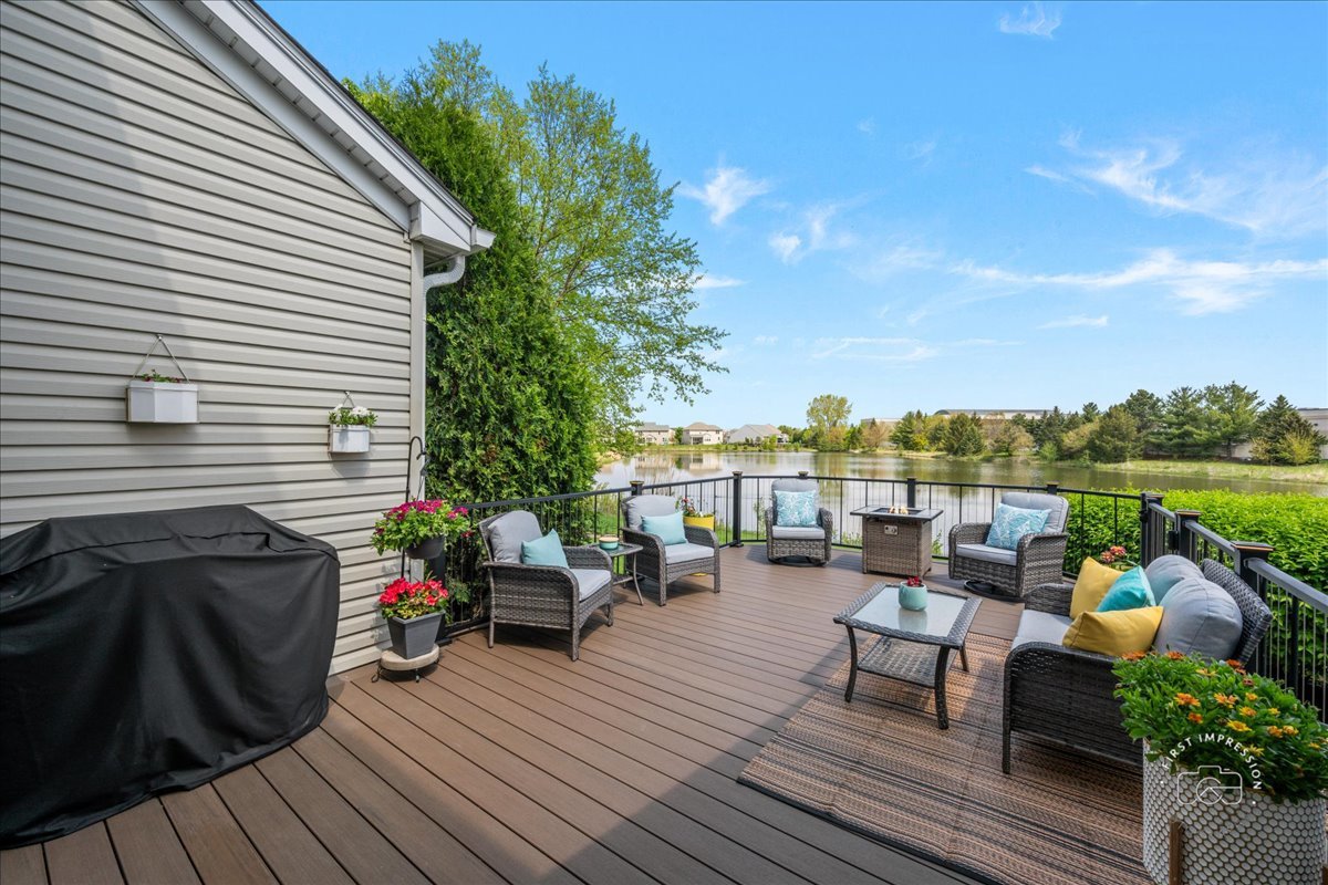 2530 Lorraine Circle, Geneva, IL 60134