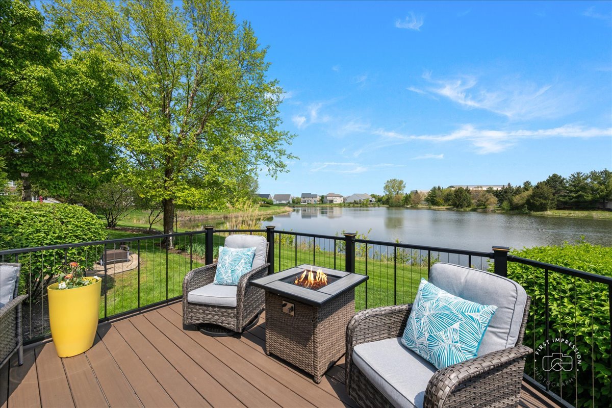 2530 Lorraine Circle, Geneva, IL 60134