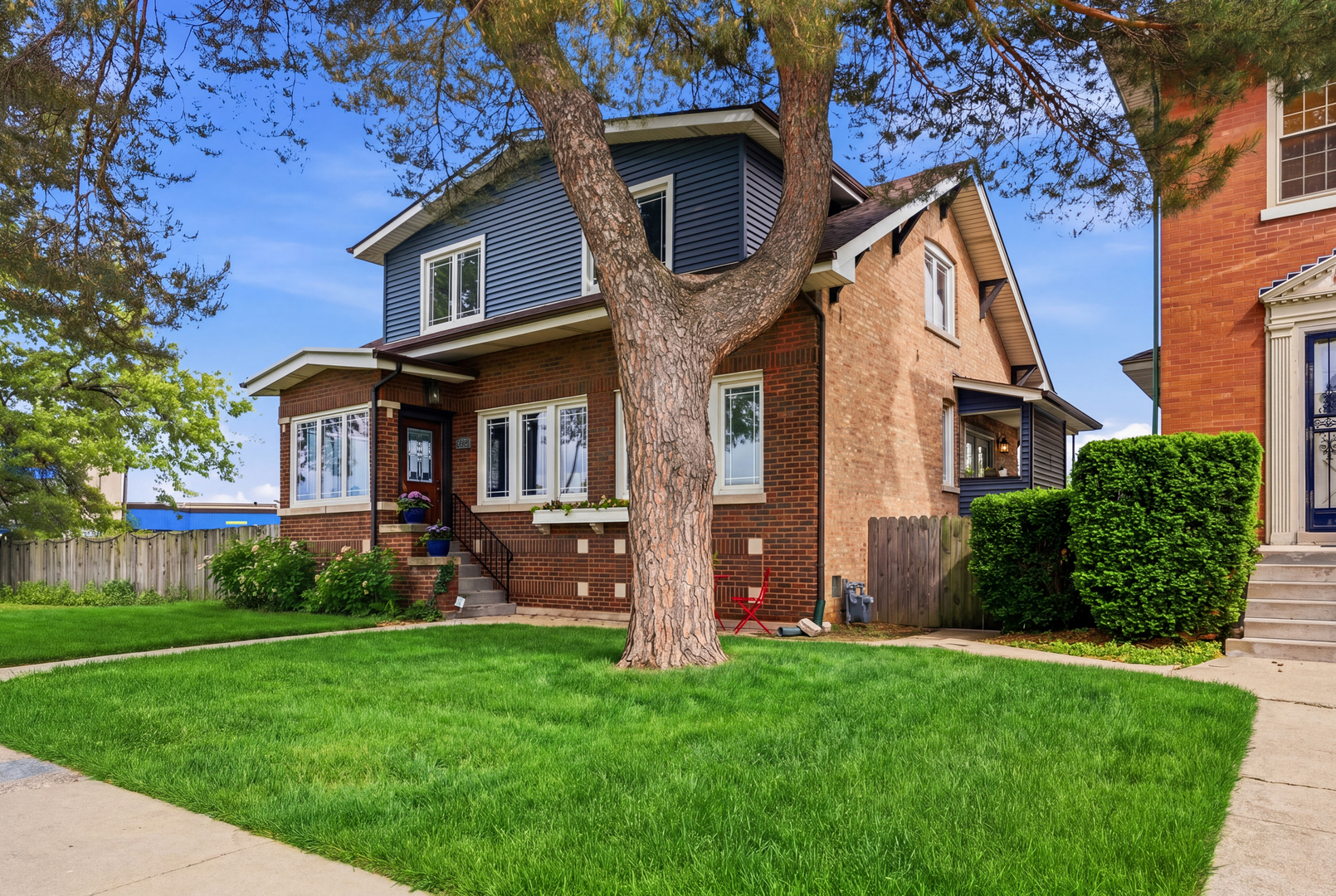 6710 Riverside Drive, Berwyn, IL 60402