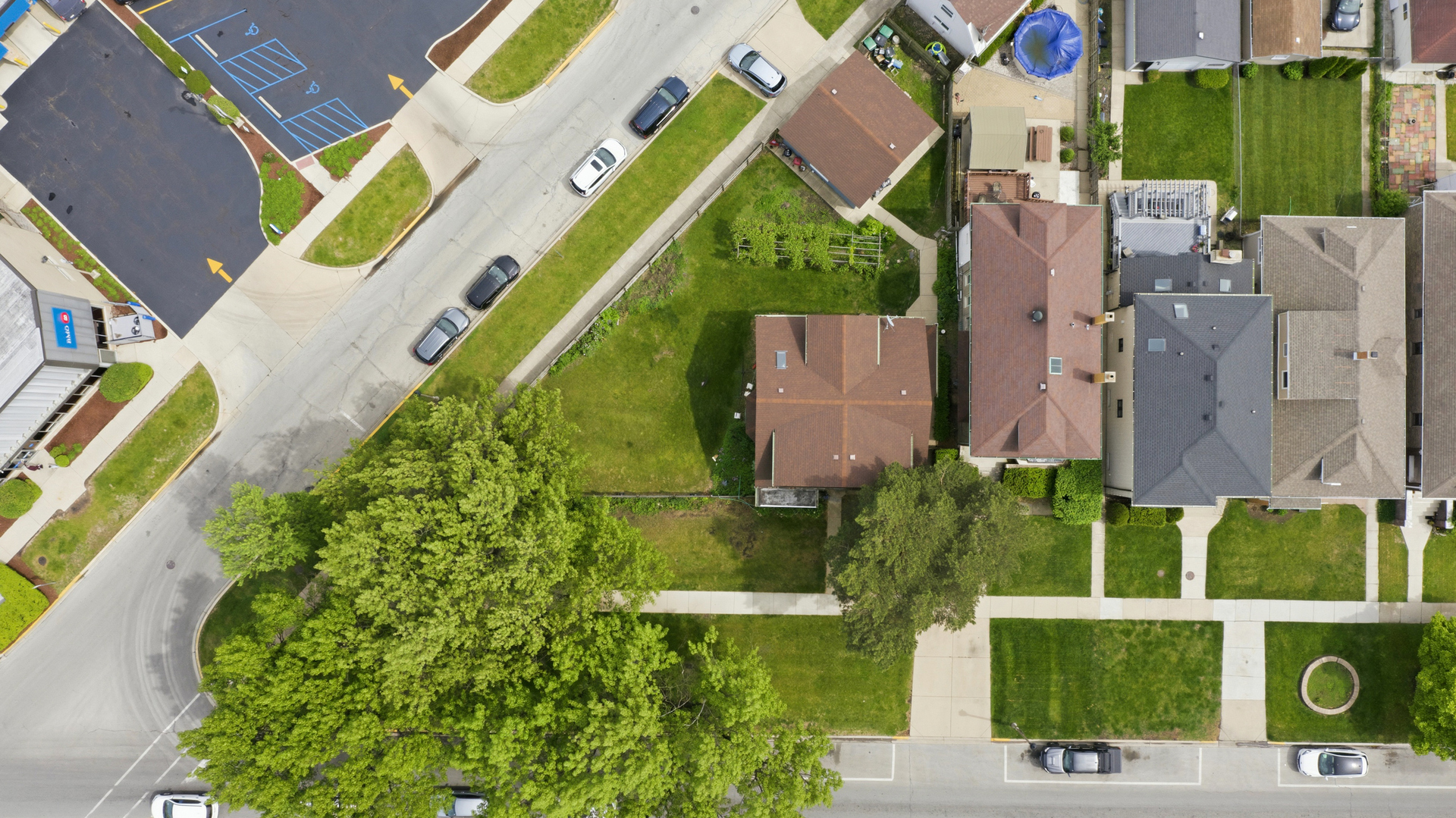 6710 Riverside Drive, Berwyn, IL 60402