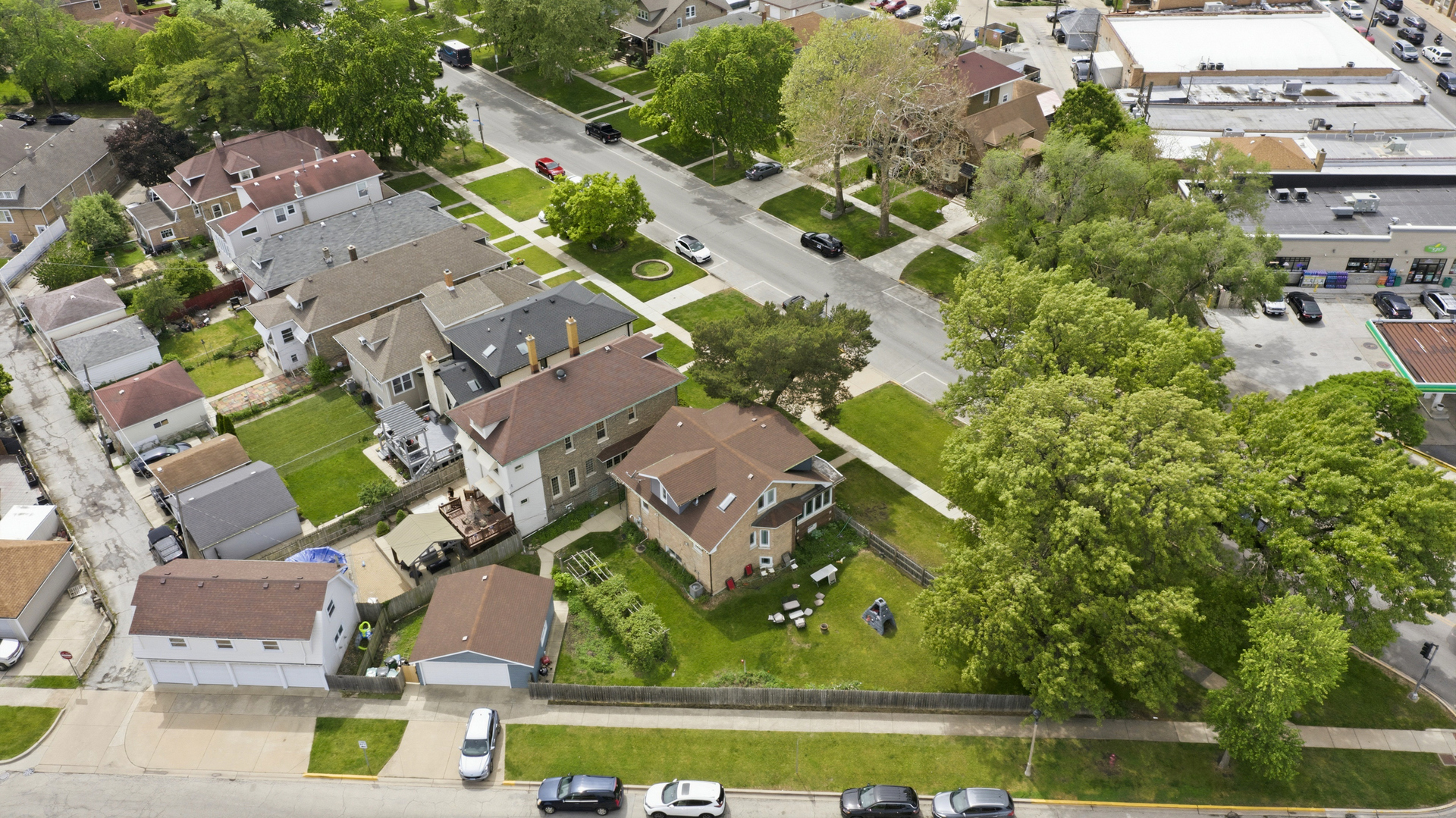 6710 Riverside Drive, Berwyn, IL 60402