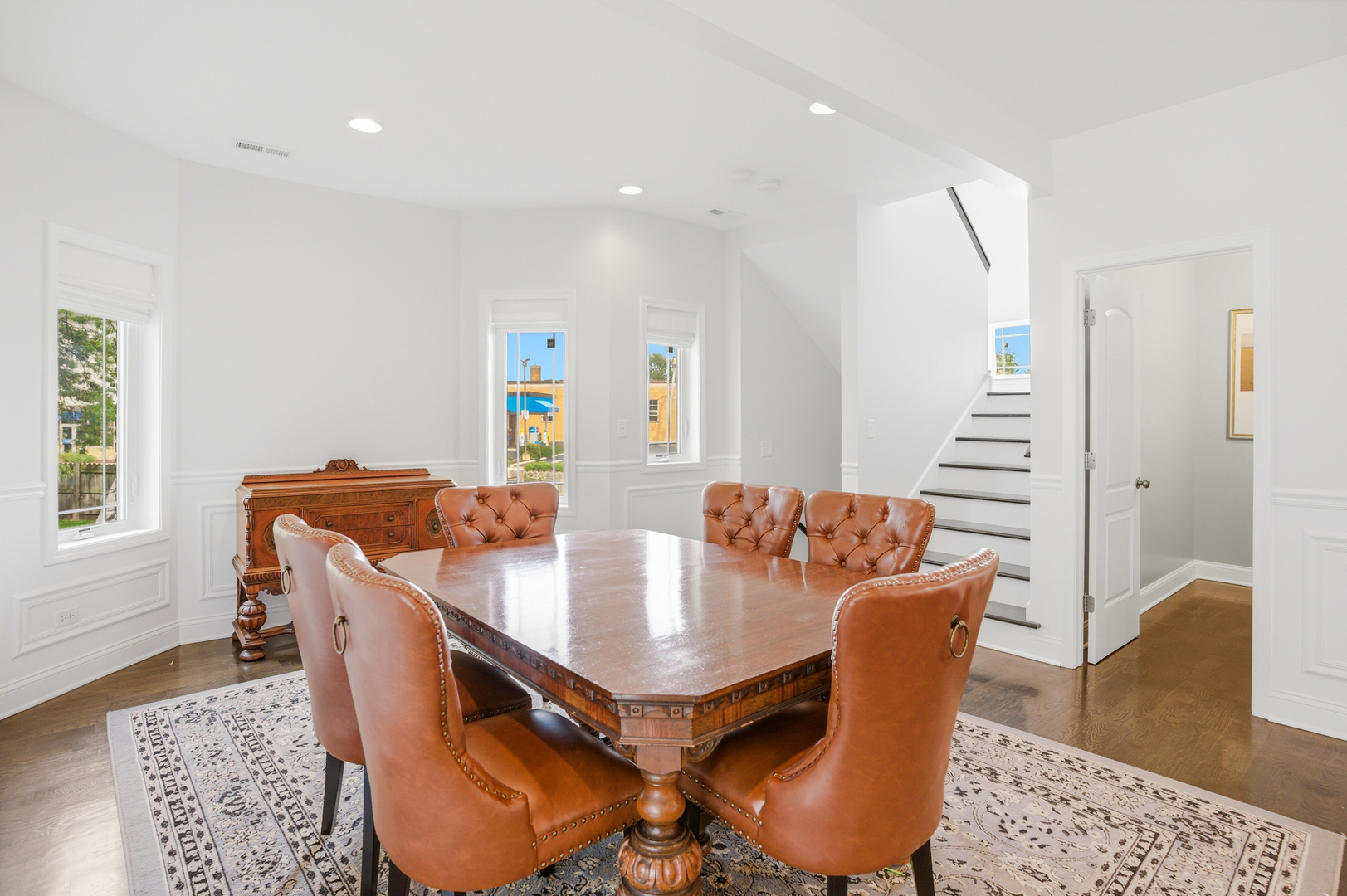 6710 Riverside Drive, Berwyn, IL 60402